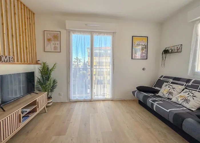 Avec Terrasse Et Parking A Saint-raphael Apartmán Saint-Raphaël