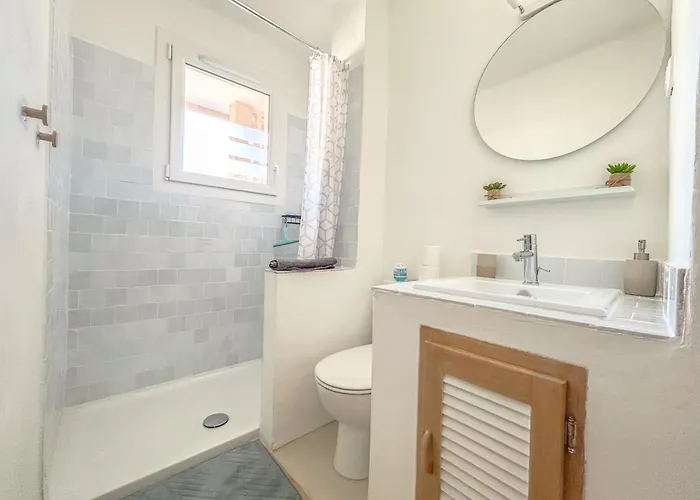 Apartmán Avec Terrasse Et Parking A Saint-raphael *